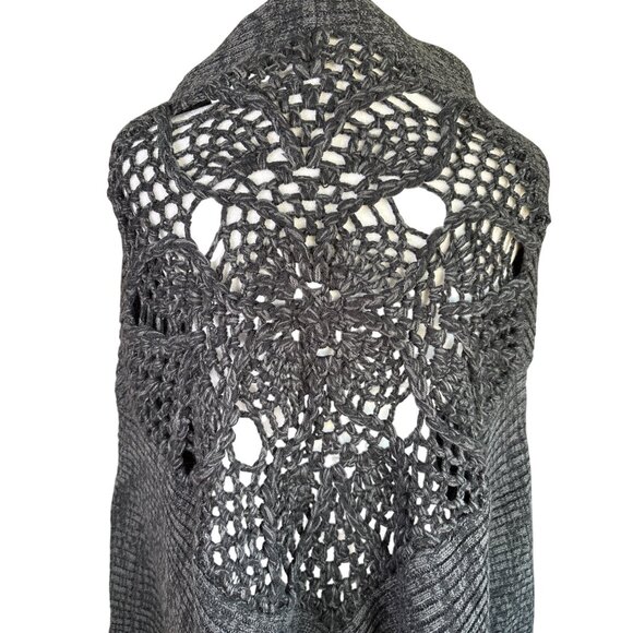 Free People Crochet Poncho Cape Heather Gray 100%‎ Acrylic Boho Toasty O/S - Picture 7 of 10
